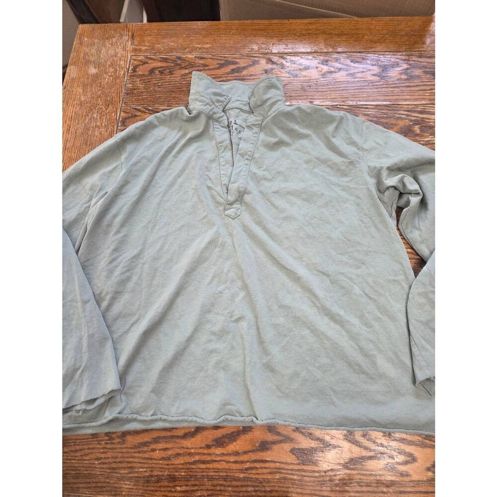 Frank & Eileen - Popover Henley in Sage  dye defect sz Large